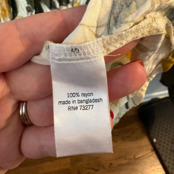 Floral Cap Sleeve Blouse - Picture 5 of 6